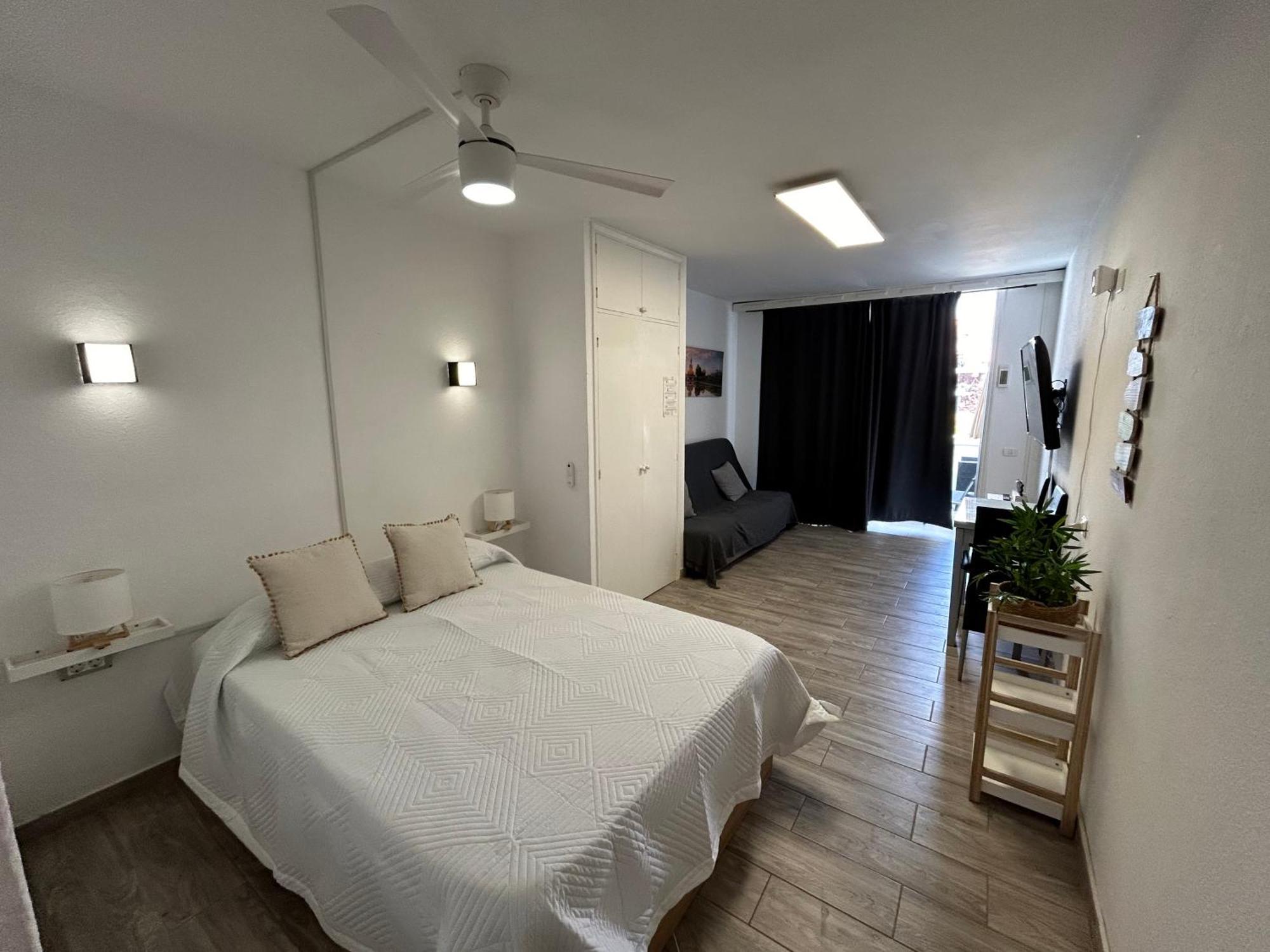 Sunny Apt With Terrace Coastal Area South Arona Arona  Ngoại thất bức ảnh